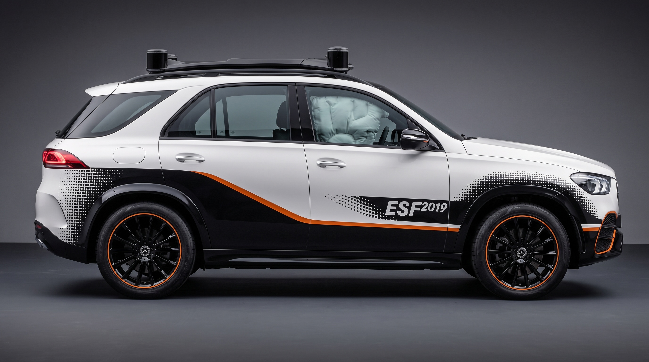 Side profile of the ESF 2019 research livery