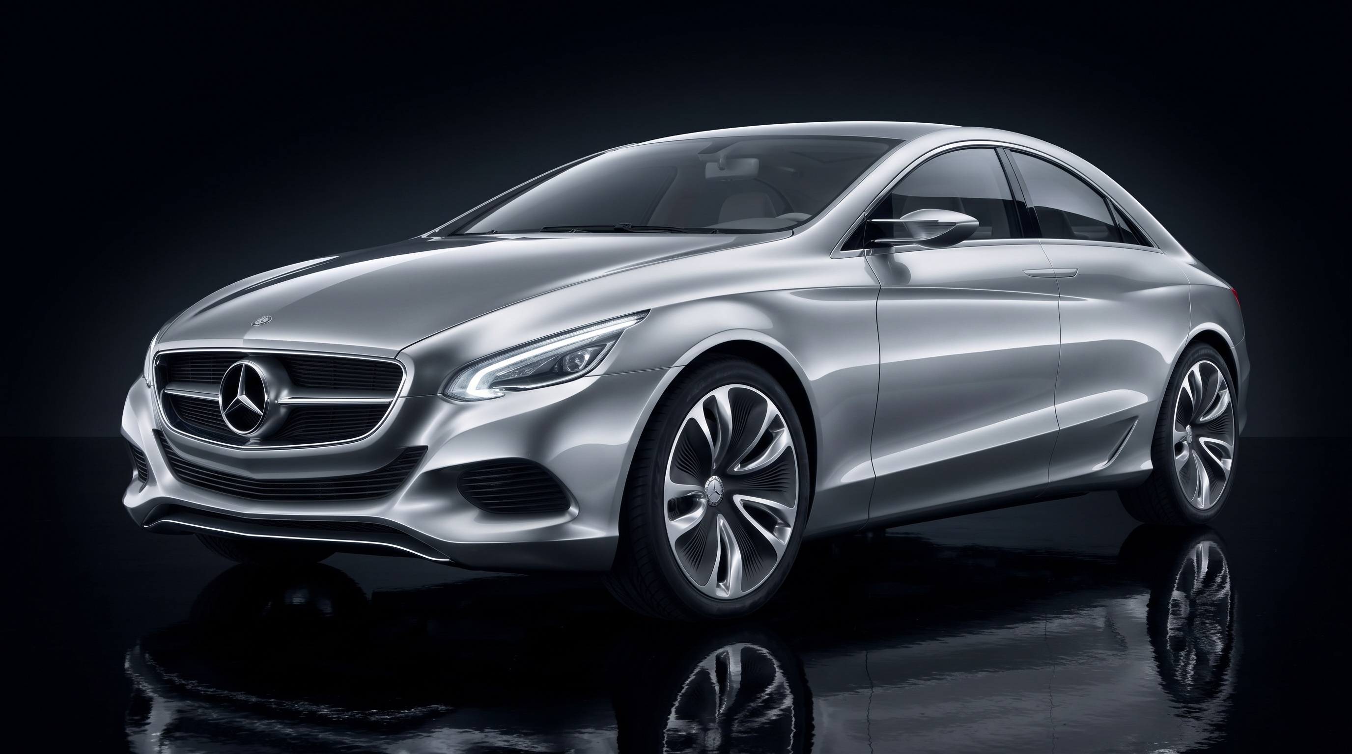F 800 Style — Multi-drive CLS preview — hybrid or fuel cell