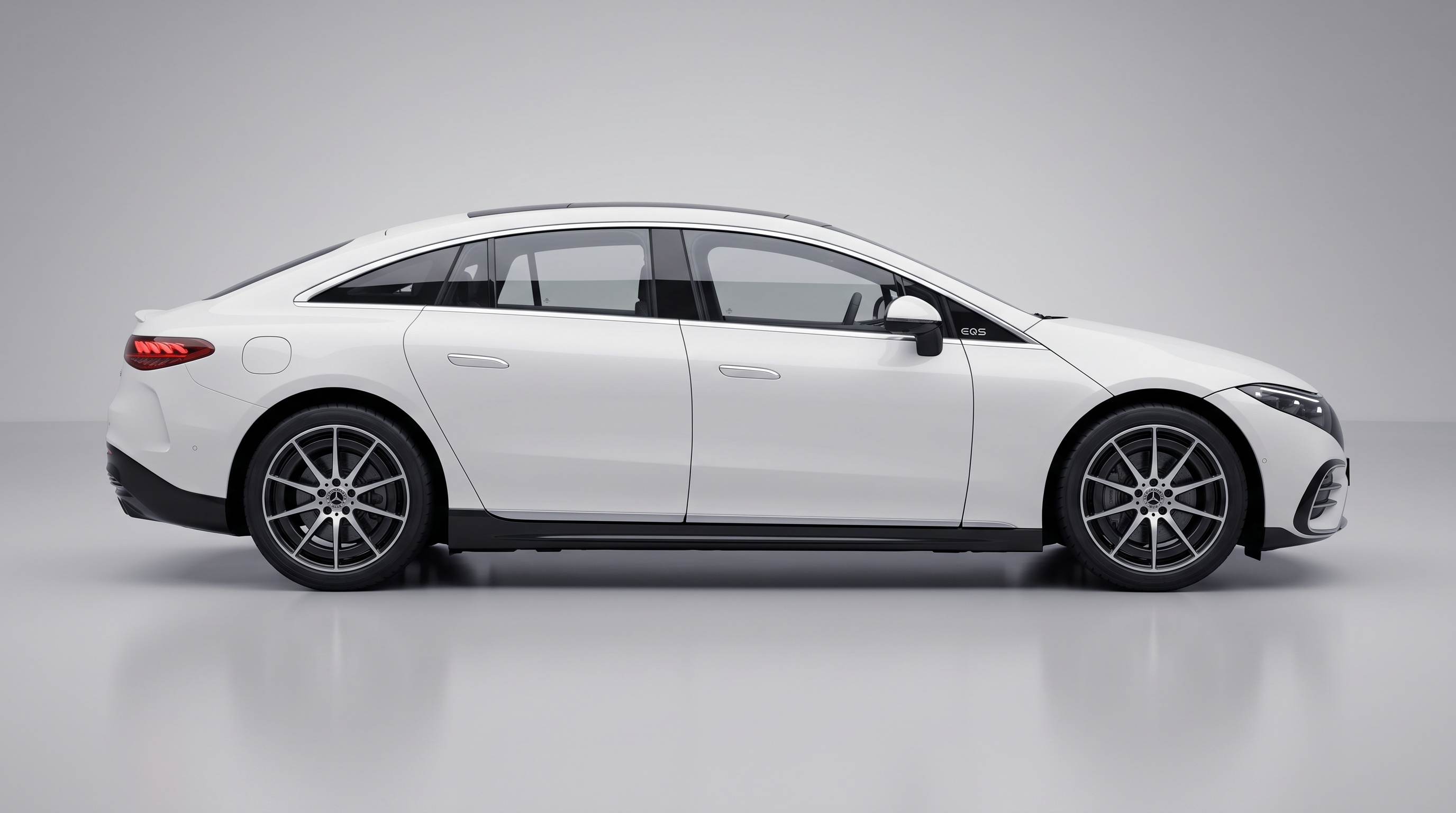 Mercedes-Benz EQS (V297) studio side profile