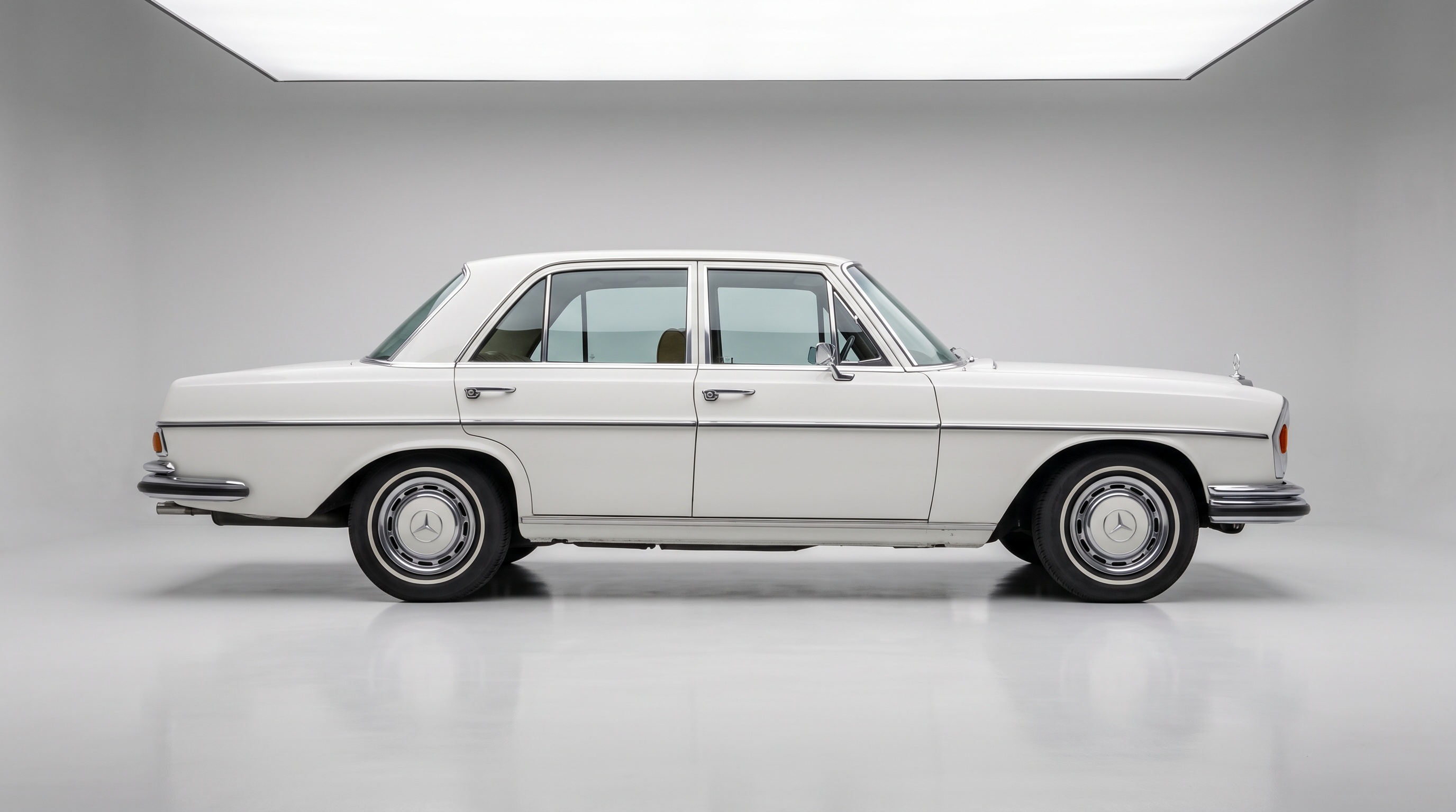 Mercedes-Benz Luxury Sedan (W108)