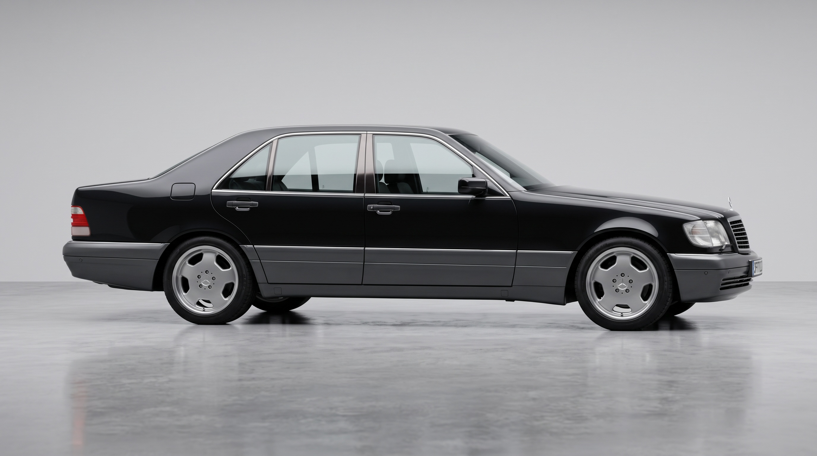 Mercedes-Benz S-Class Sedan (W140)