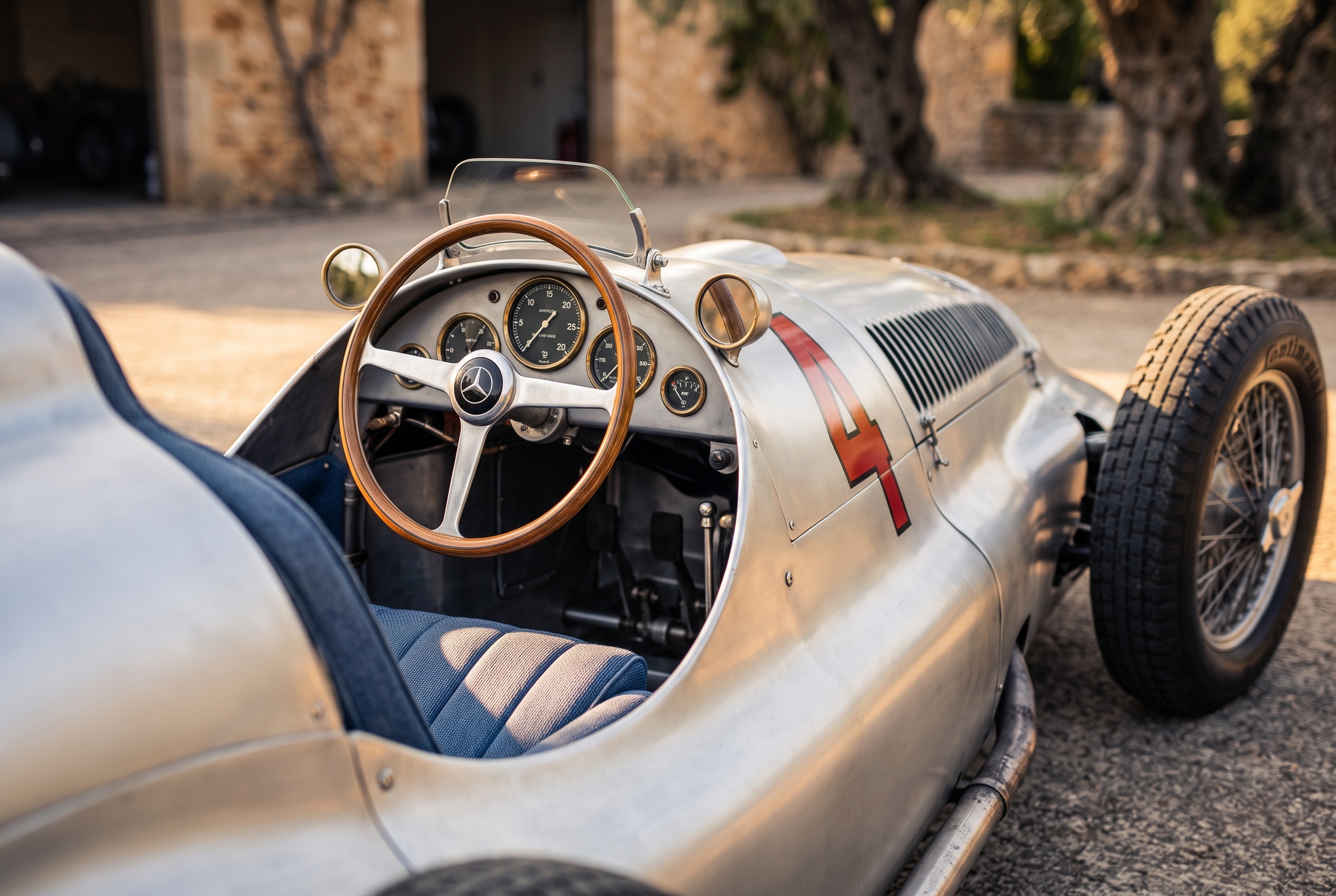 W154 interior