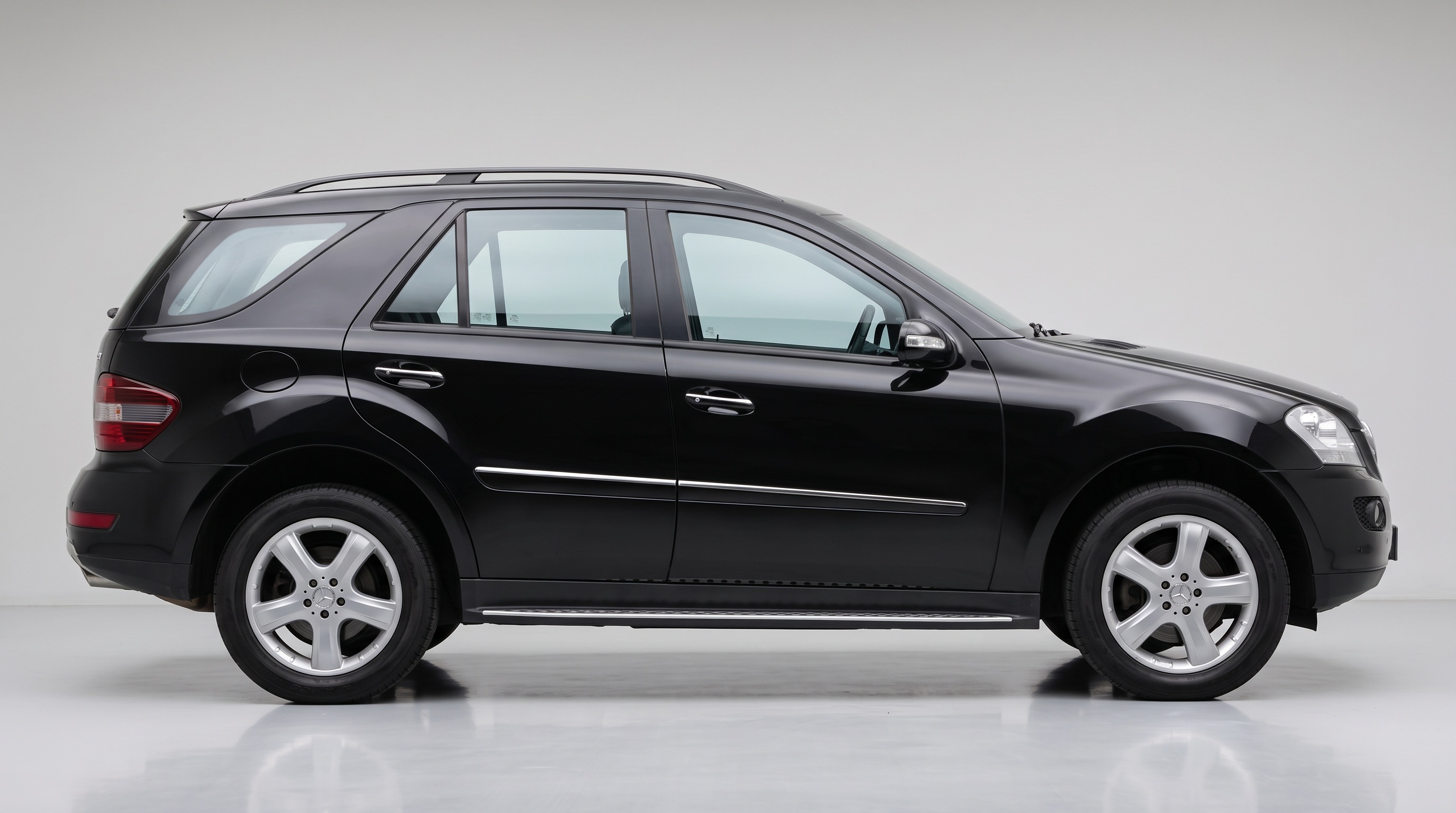 Mercedes-Benz M-Class SUV (W164)