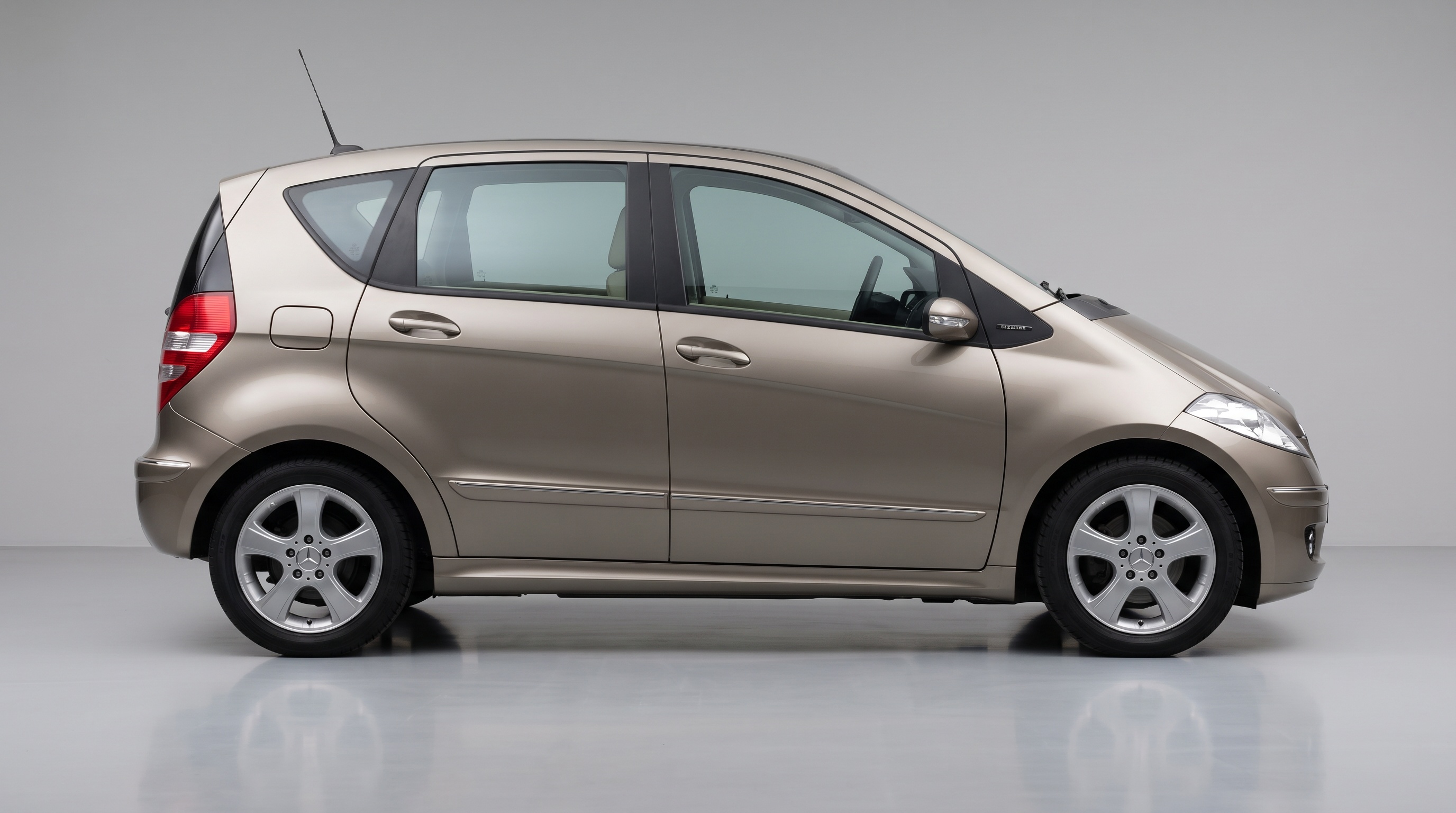 Mercedes-Benz A-Class Hatchback (W169) (W169)