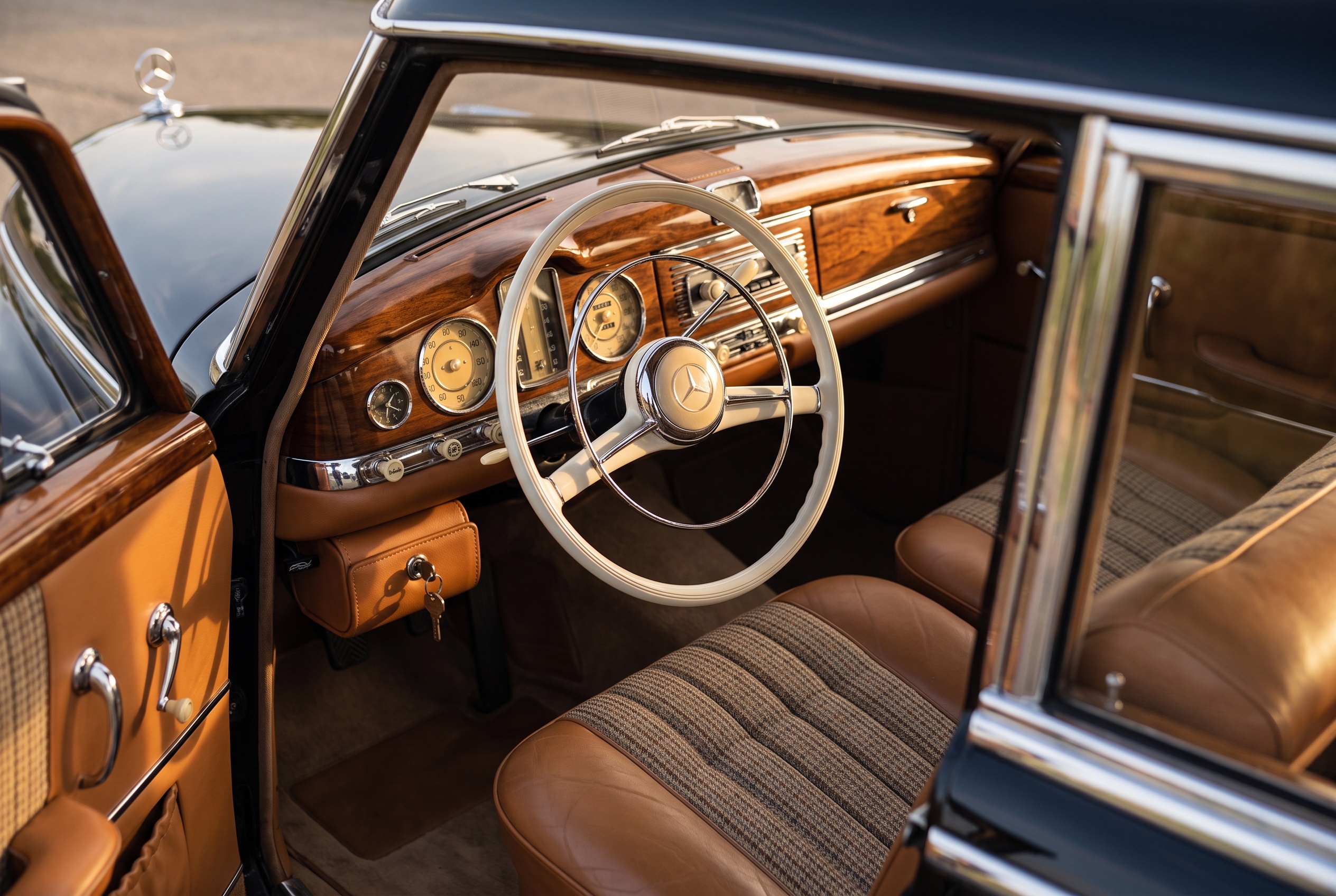 W186 interior