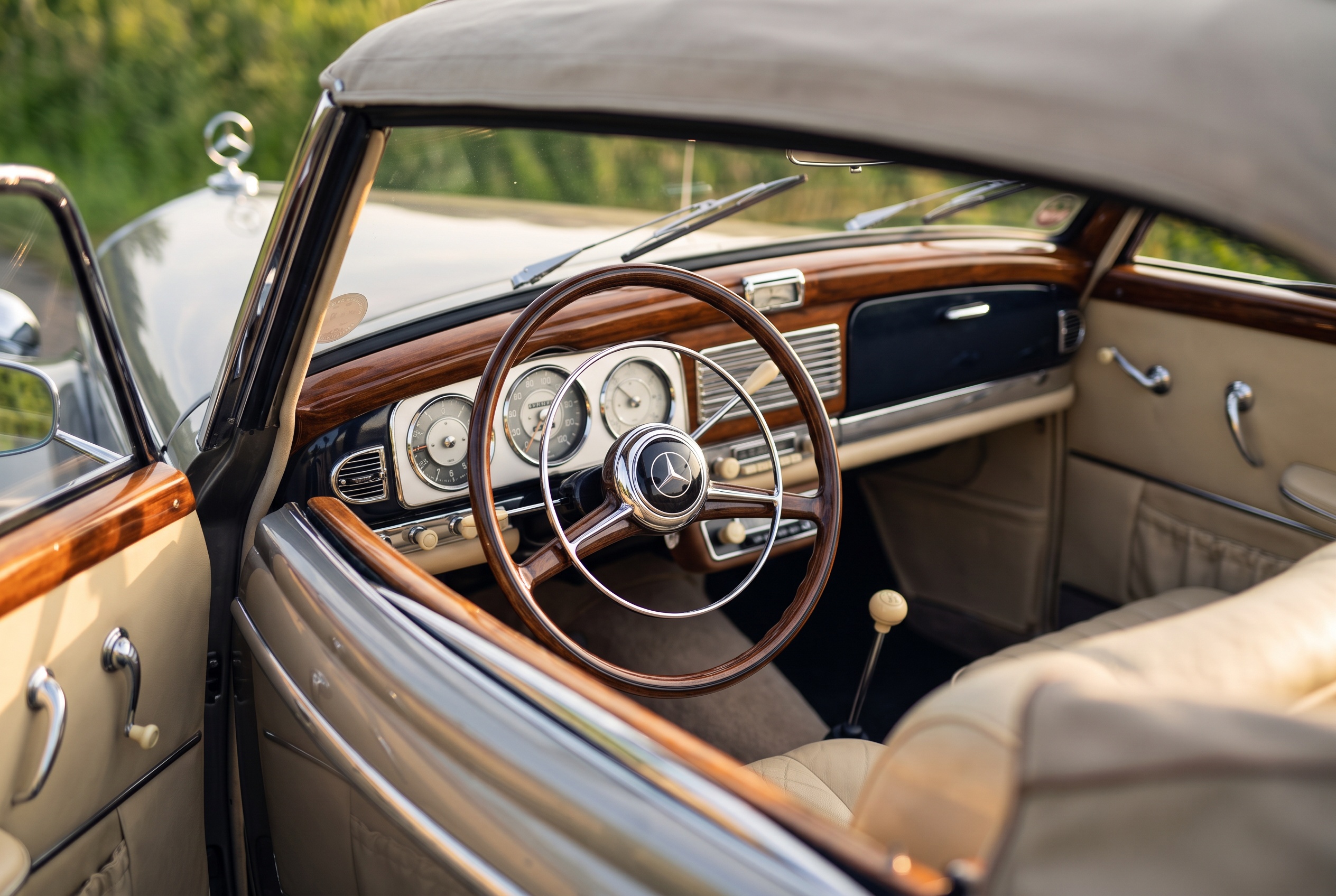 W187 interior