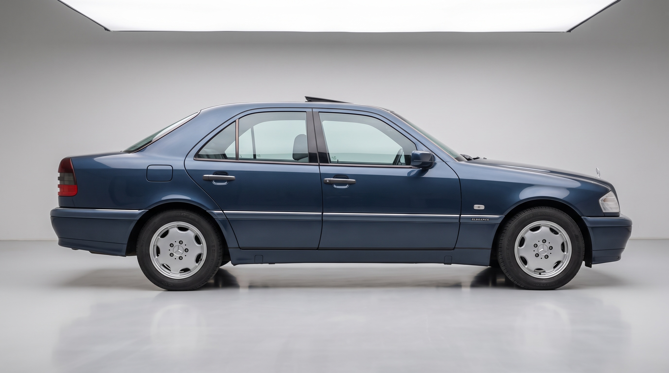 Mercedes-Benz C-Class Sedan (W202)