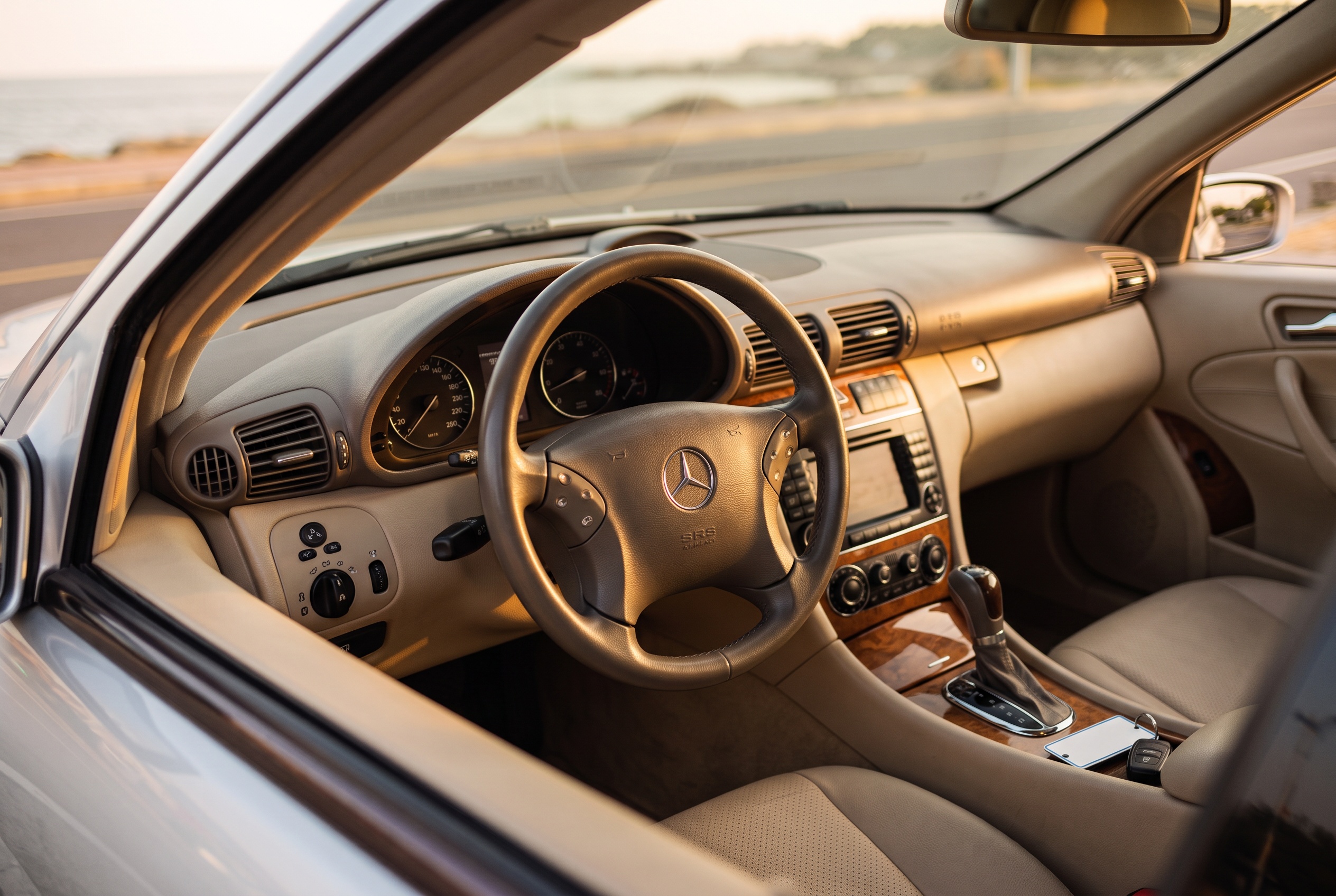W203 interior