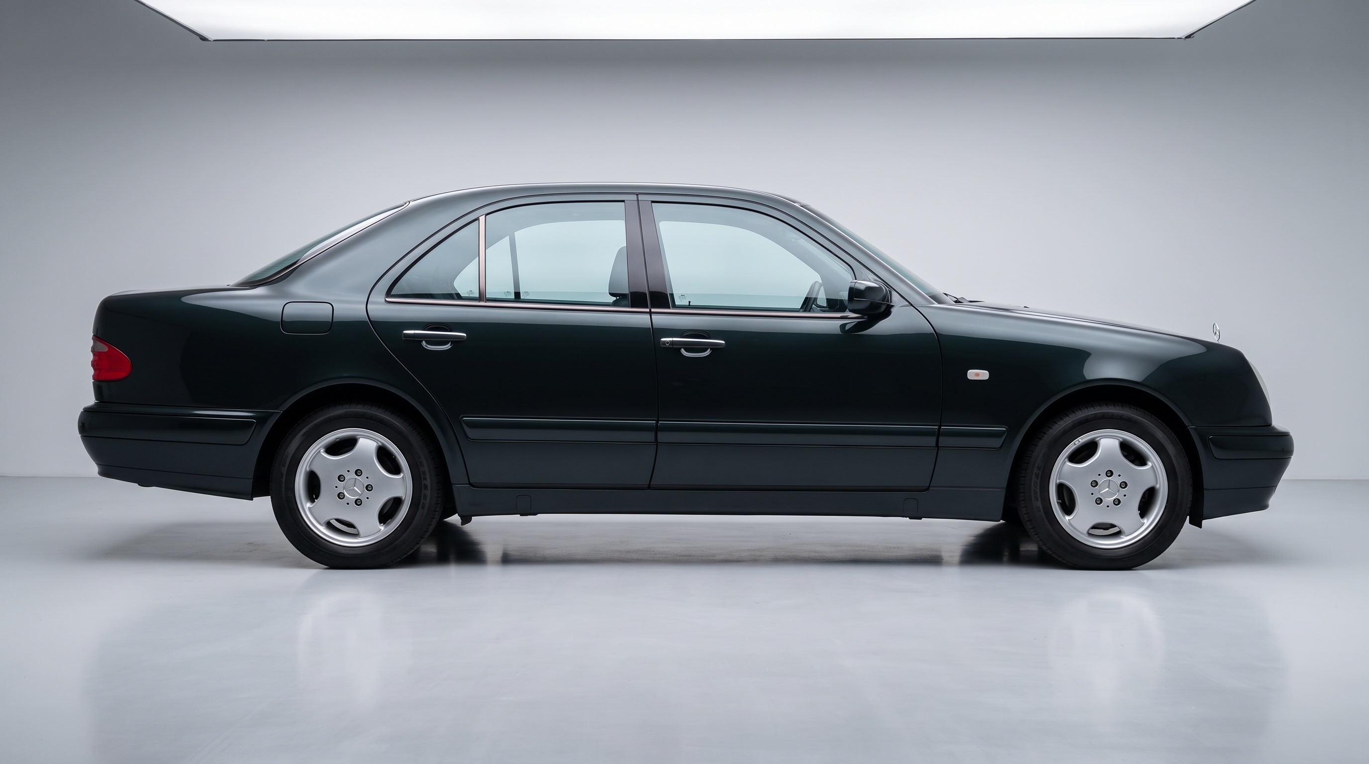 Mercedes-Benz E-Class Sedan (W210) (W210)