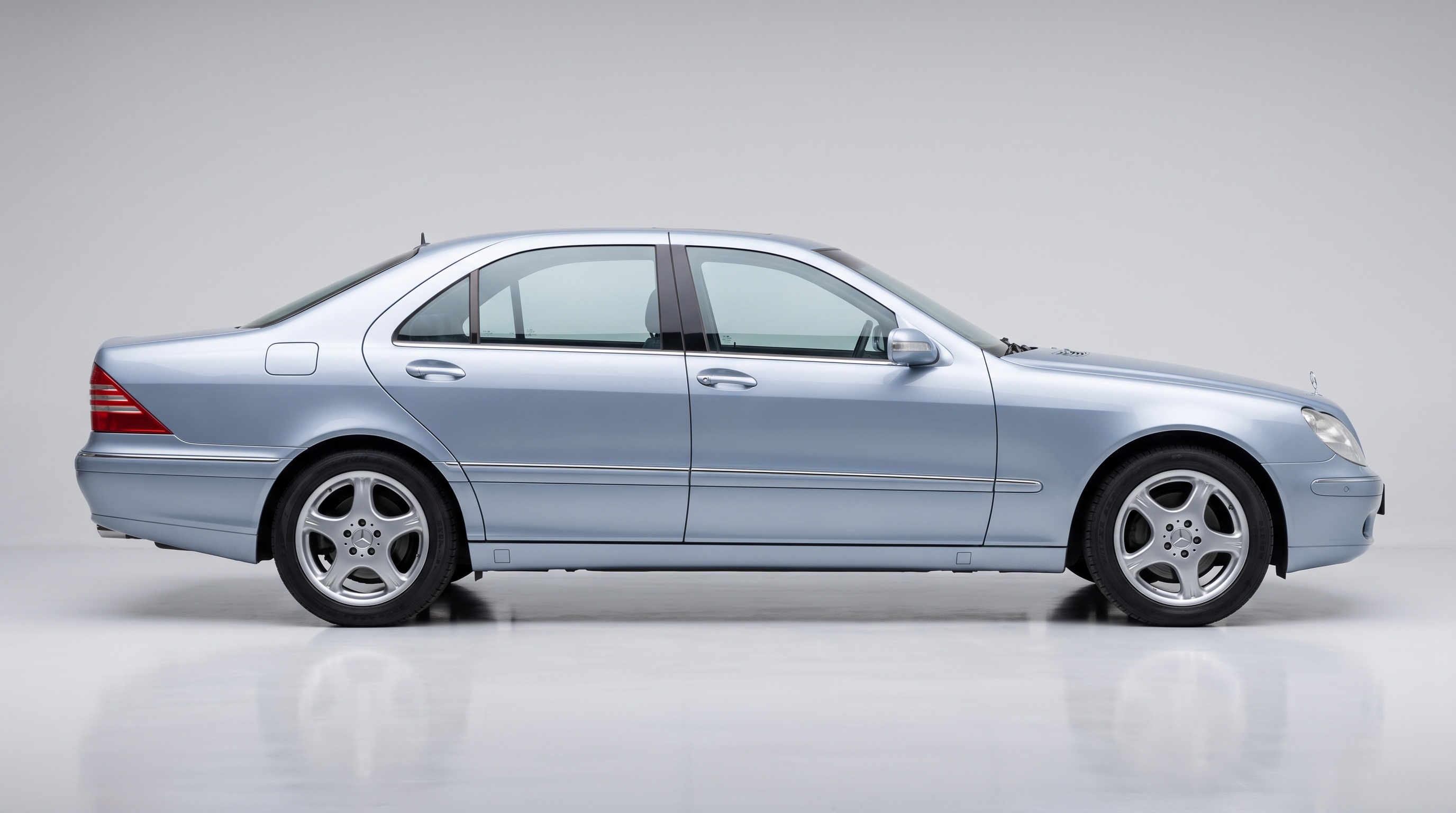 Mercedes-Benz S-Class Sedan (W220) (W220)