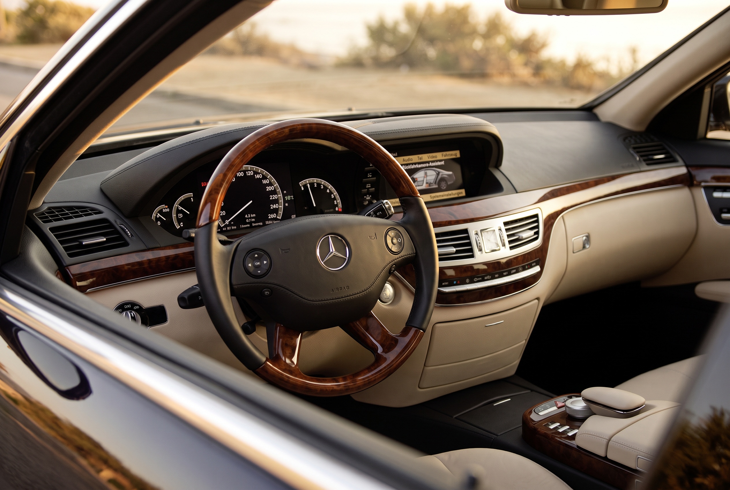 W221 interior