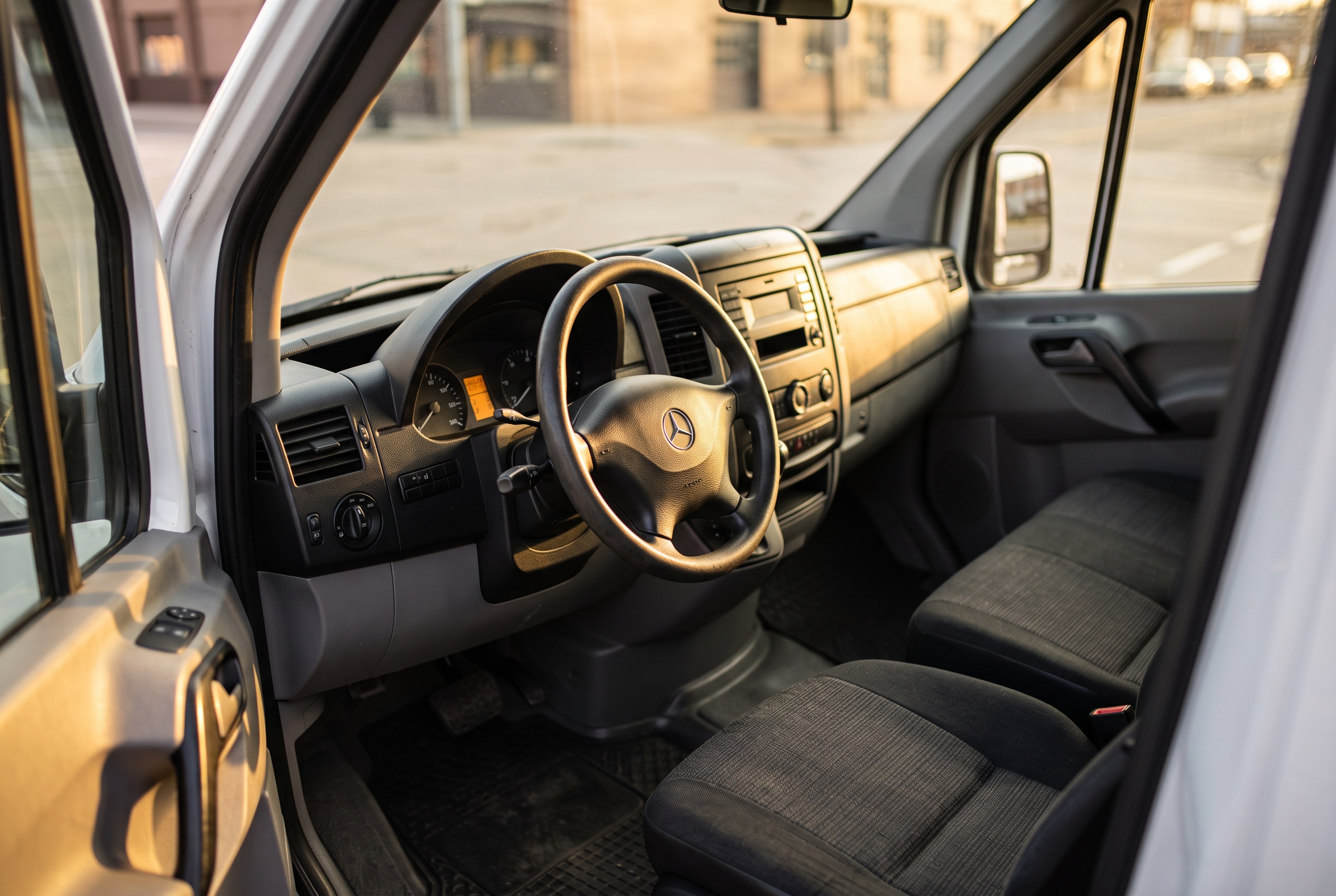 W906 interior