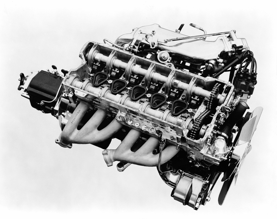 Mercedes-Benz M110 Engine